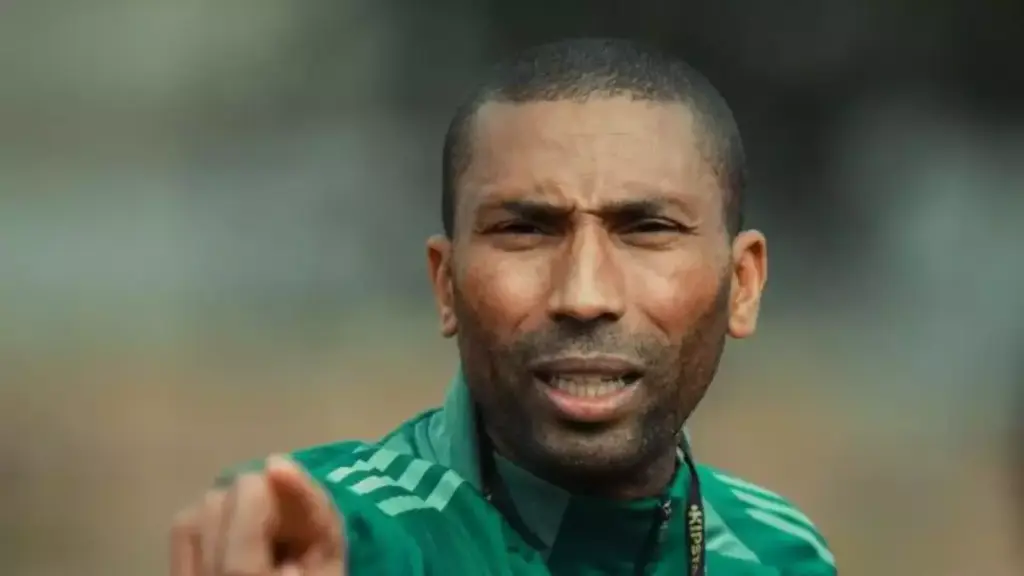 Orlando Pirates coach appeals for calm ahead of Mamelodi Sundowns showdown