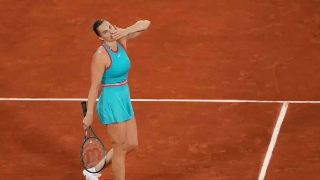 Aryna Sabalenka drops just one game in ruthless Roland Garros opener