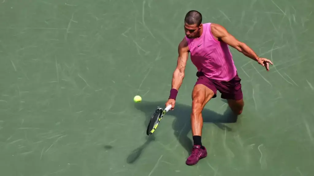 Carlos Alcaraz continues flawless US Open run with another straight set victory