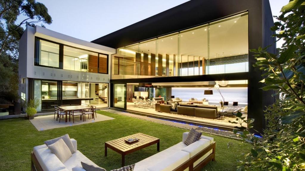 A look at the R157 million house that just sold on South Africa’s most expensive street