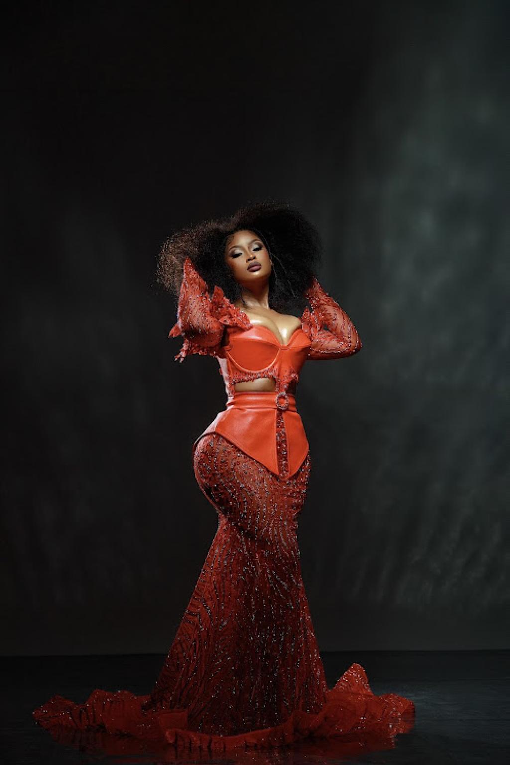 IN PICS | Masango's gold creation shines amid the 'famine of beauty' at the Durban July