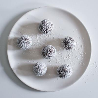 CHOCOLATE COCONUT DATE BALLS