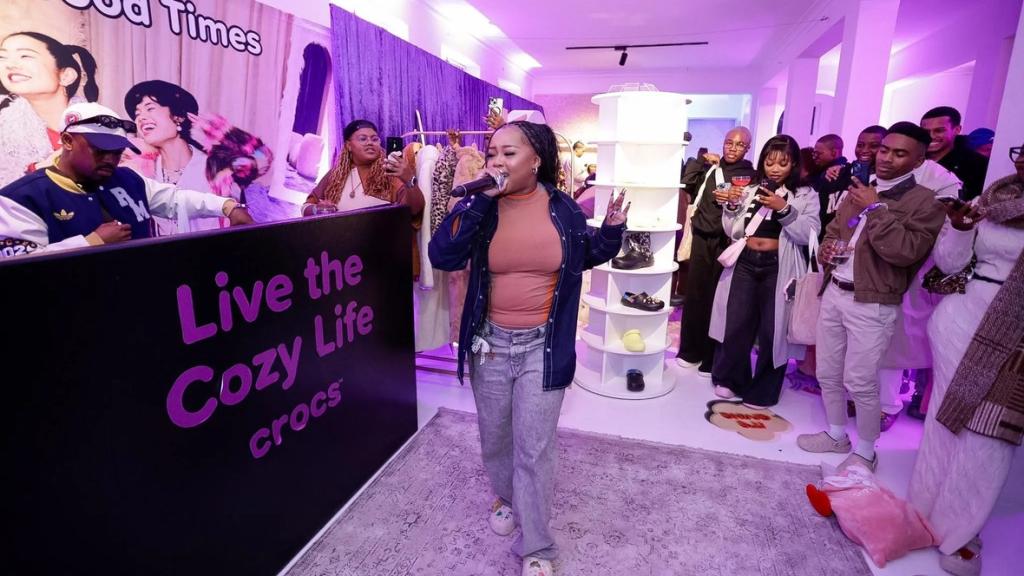 Dee Koala joins the Crocs Cozy Girl Crew for an “UnFurgettable” Winter Experience