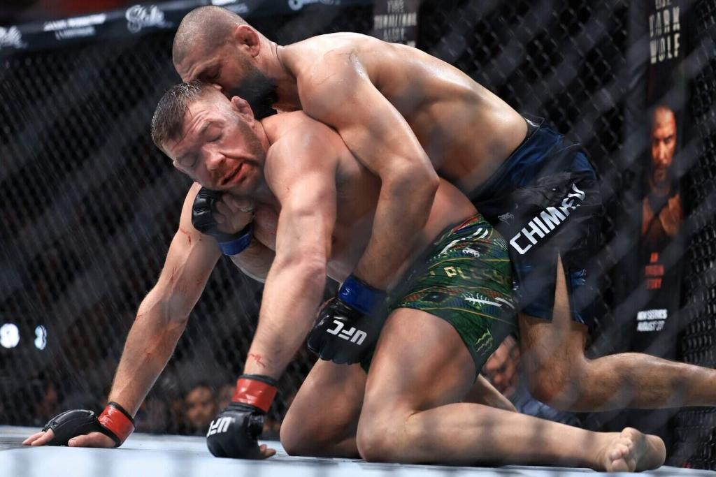 How much money Dricus du Plessis won ‘by laying on the ground for 25 minutes’