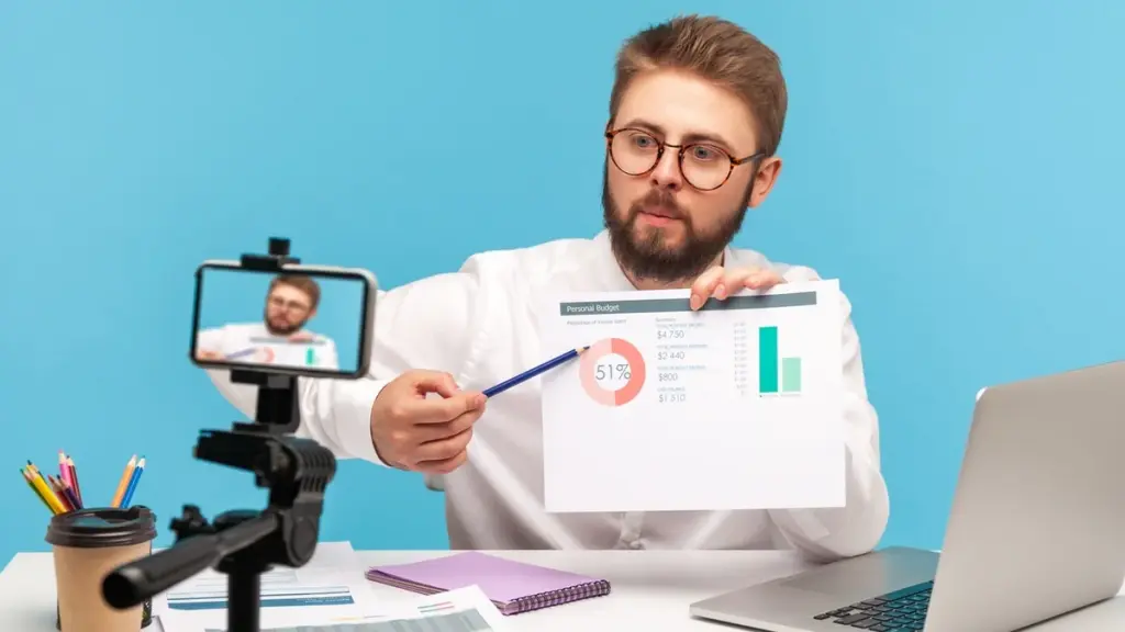 Warning about social media traders