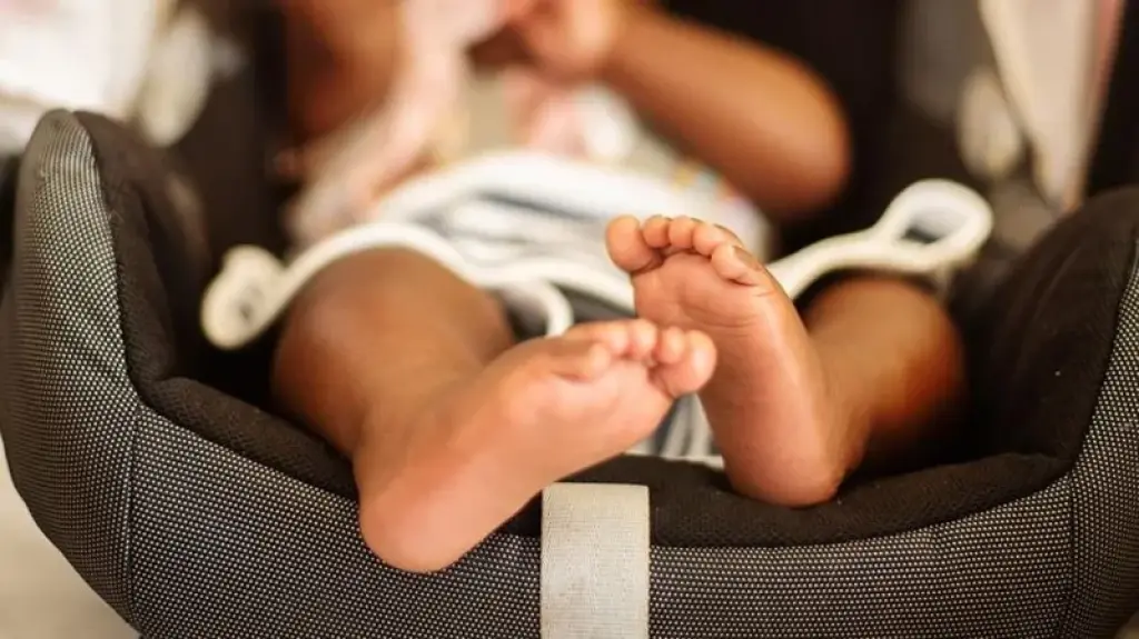 Woman smuggled baby into UK using fake birth story