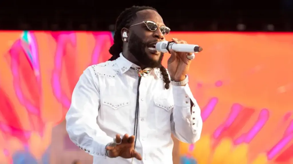 Burna Boy apologises for distancing himself from Afrobeats