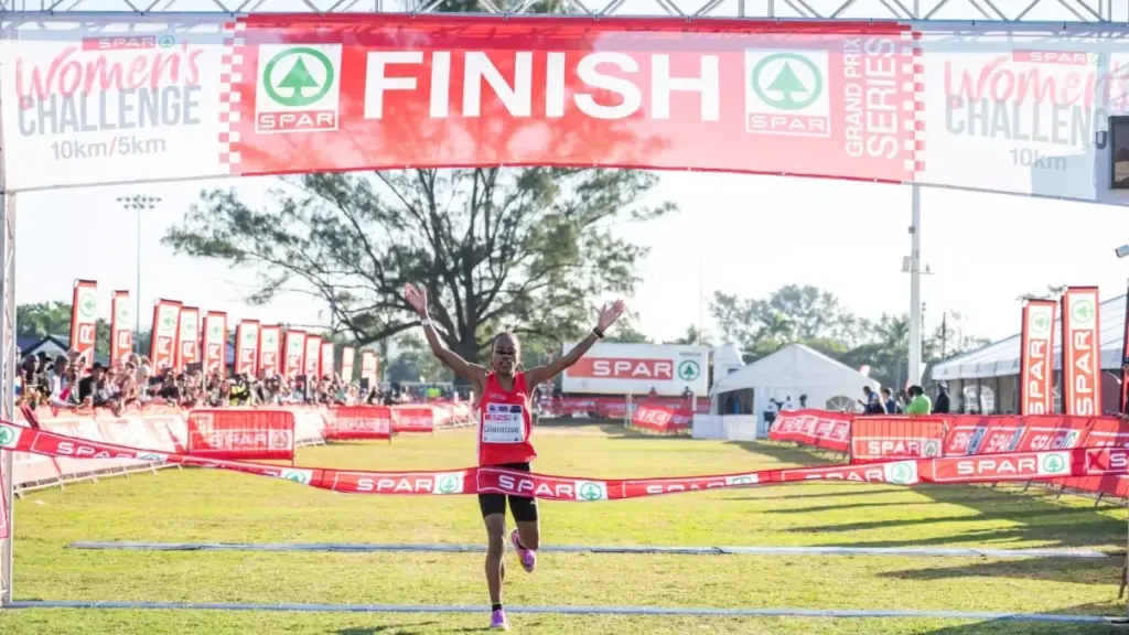 Glenrose Xaba clinches consecutive victories in the Grand Prix series with another win in Durban.