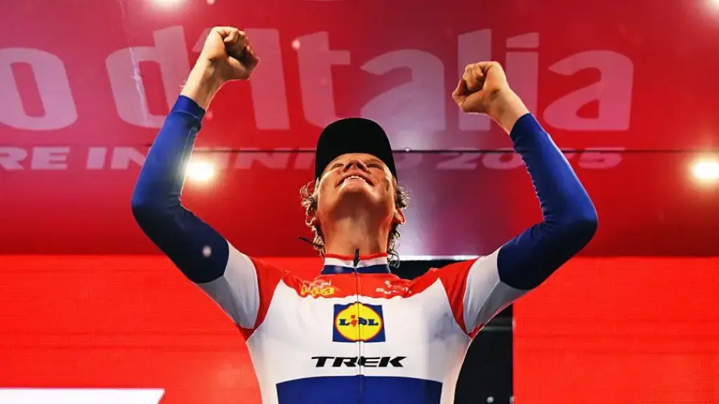 Hoole beats Briton Tarling to win Giro stage 10