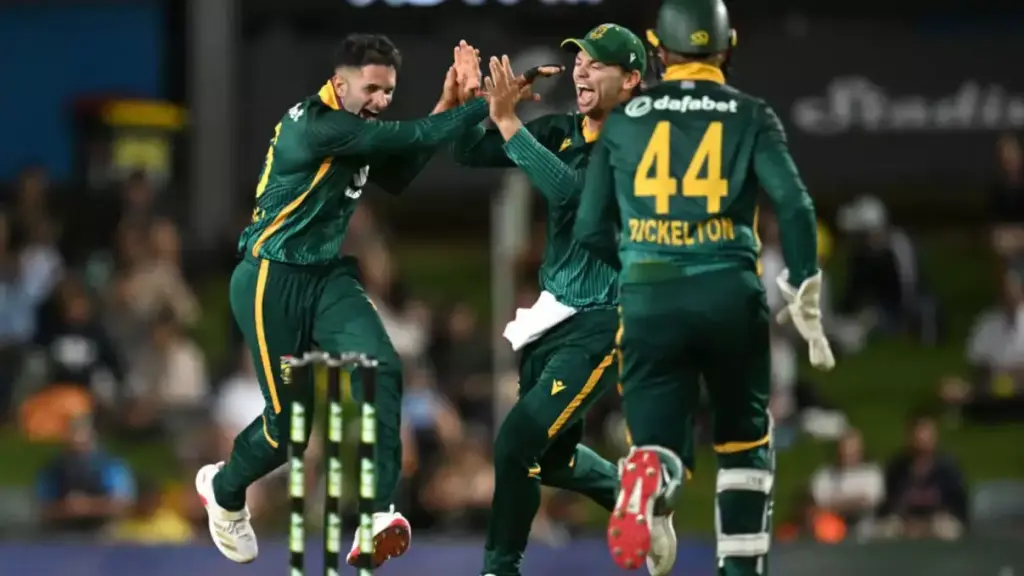 Keshav Maharaj rips through Australia as Proteas claim first ODI honours
