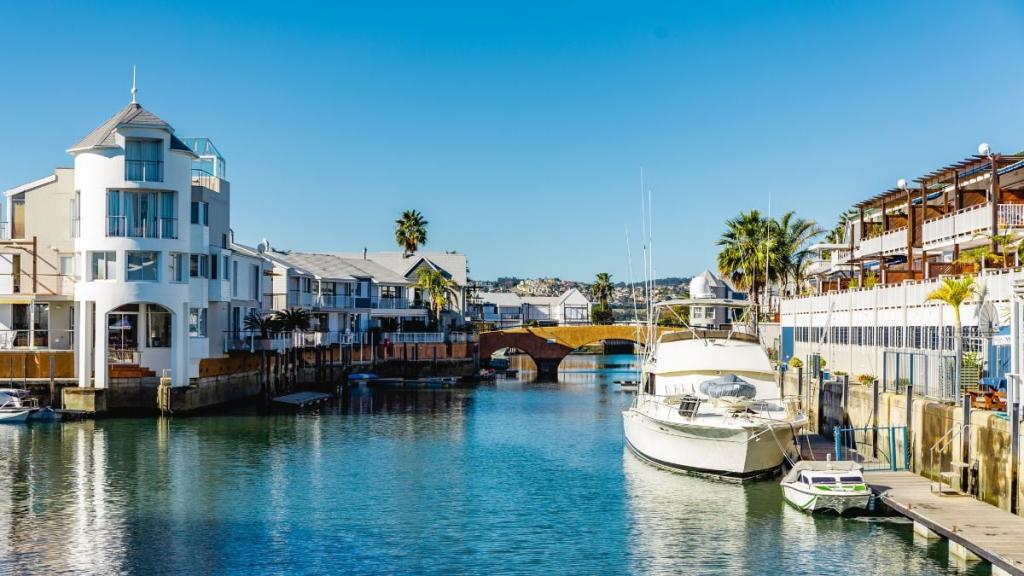 Provincial government steps in to save millionaire hotspot town from total collapse in South Africa