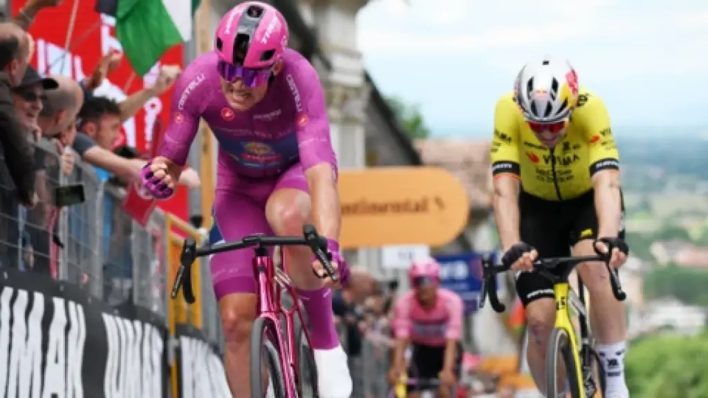 Pedersen holds off Van Aert to take fourth Giro stage win
