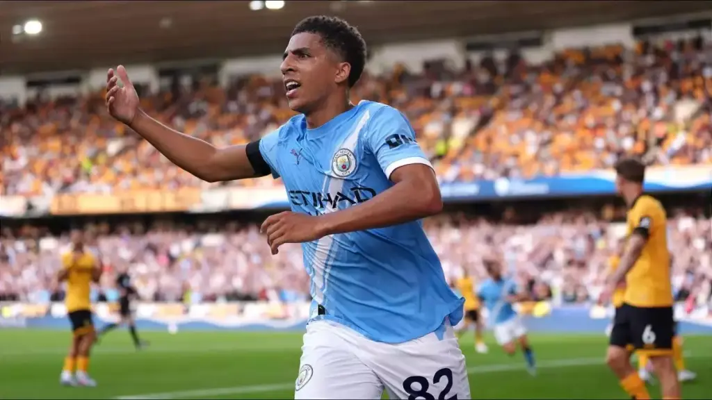 Rico Lewis rejects move, commits to Man City's future