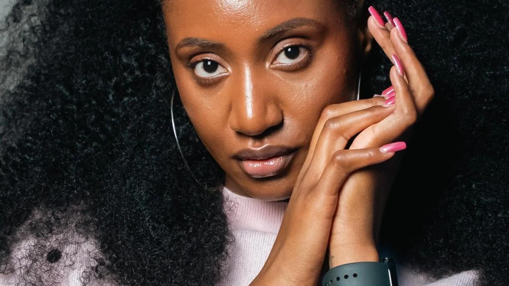 Bella Alubo celebrates ten years of music marked by love and authenticity