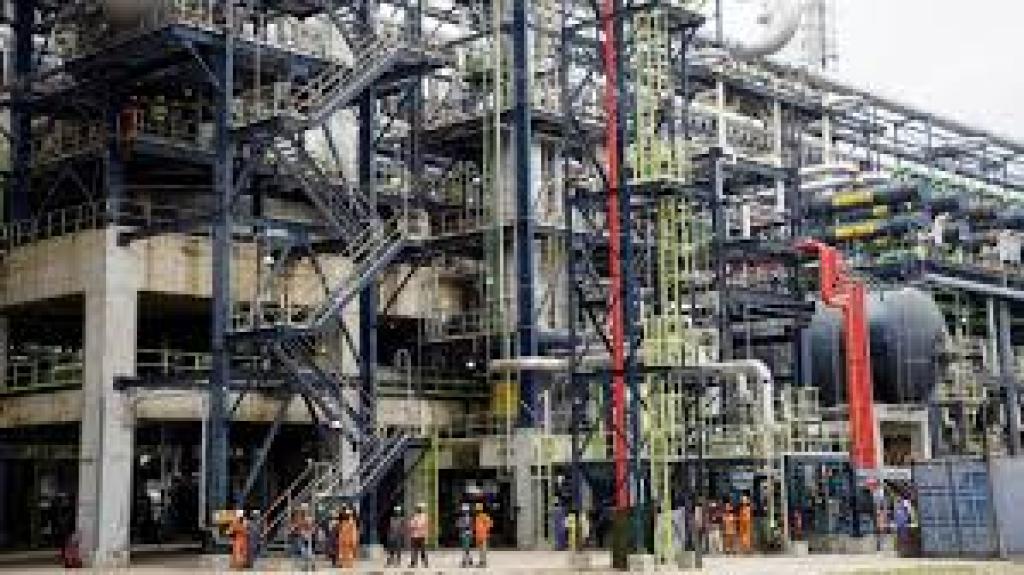 Nigeria’s Dangote refinery fires some of its workers