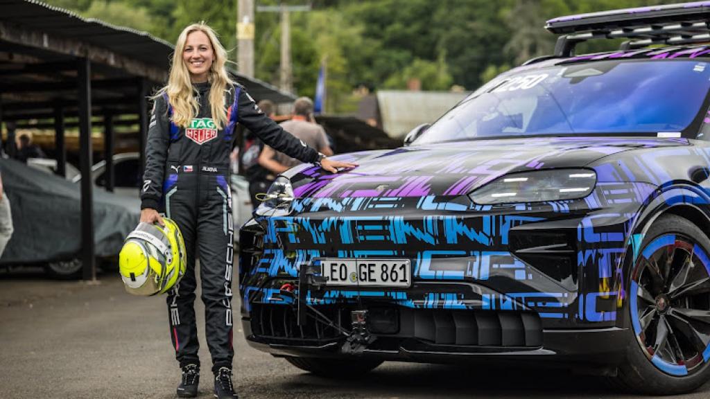 Porsche previews Cayenne Electric with record-breaking run