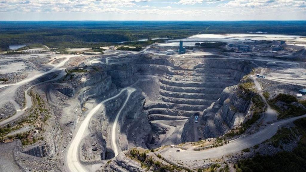 Prominent South African-owned mine shutting down in Canada