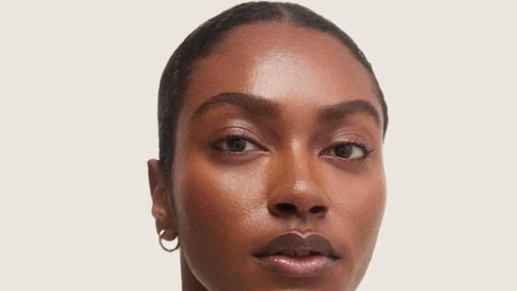 How to tell the difference between glowing skin and greasy skin