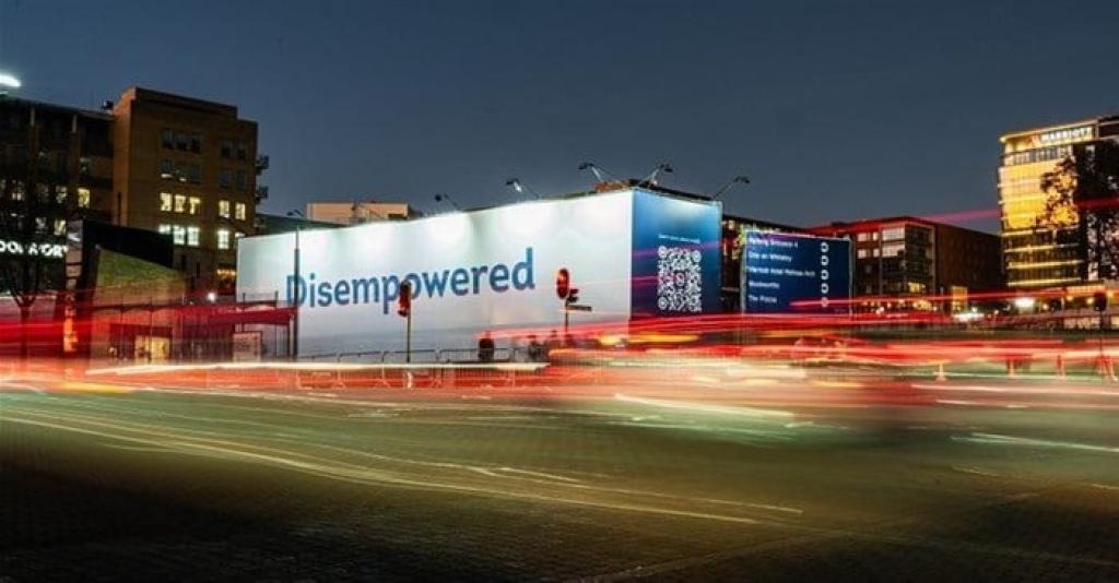Be the Reason Things Change: TransUnion unveils peelable billboard to tackle financial inclusion
